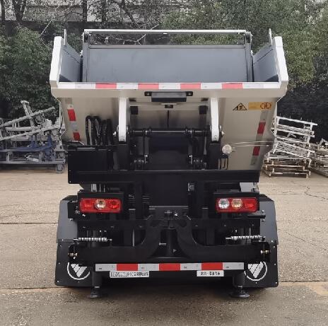 福田牌BJ5045ZZZEV-H2純電動(dòng)自裝卸式垃圾車公告圖片