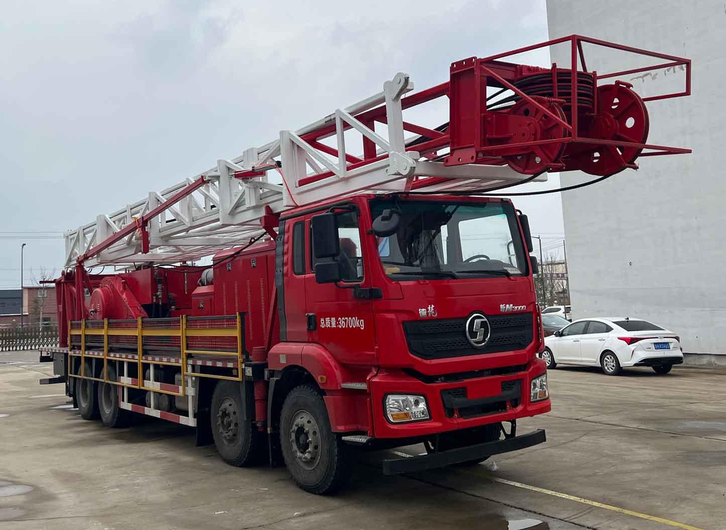 專(zhuān)致牌YZZ5372TXJSX6修井機(jī)公告圖片