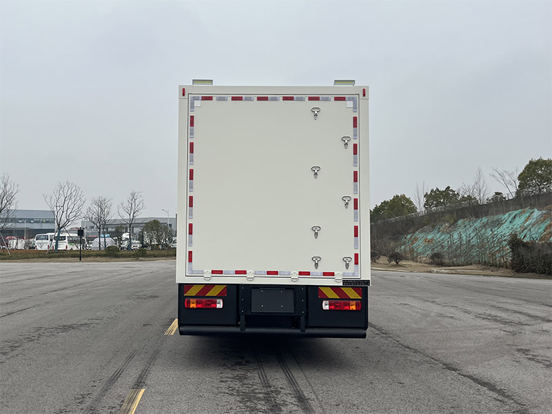 盛路達(dá)牌WSB5227XYL醫(yī)療車公告圖片