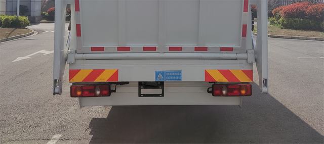 三力牌CGJ5320ZYSEQBEV純電動(dòng)壓縮式垃圾車公告圖片