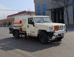 易燃液体罐式运输车