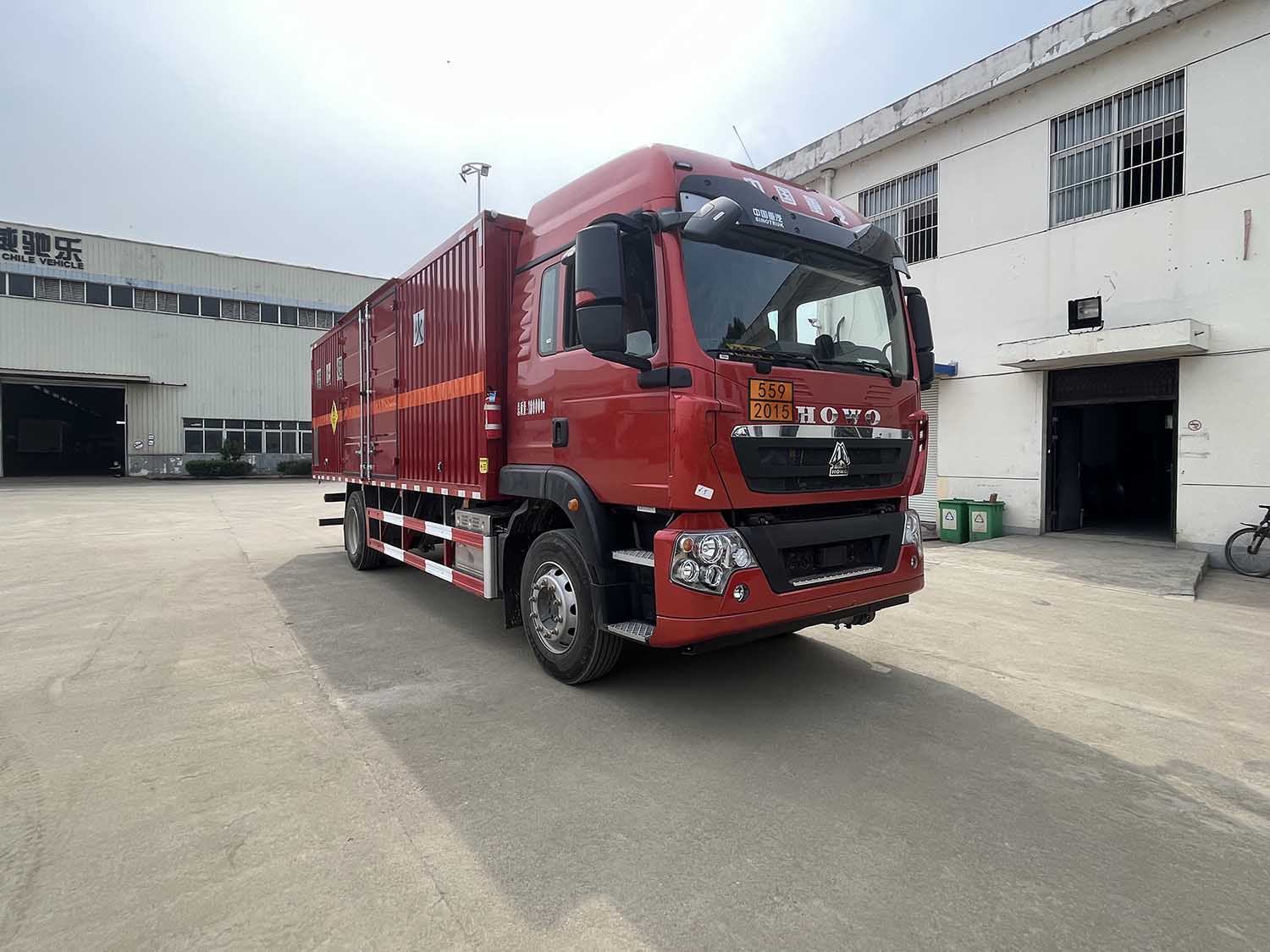 華威馳樂(lè)牌SGZ5180XYWZZ6T5氧化性物品廂式運(yùn)輸車公告圖片