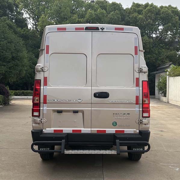 華東牌CSZ5046XYC-AM運鈔車公告圖片