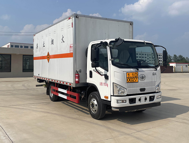 楚飛牌CLQ5090XQY6CA爆破器材運(yùn)輸車公告圖片