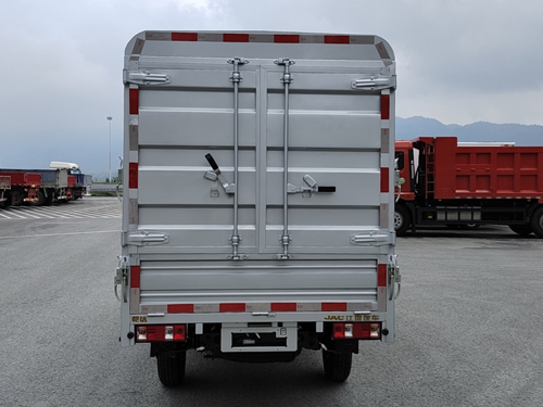 江淮牌HFC5030CCYEV5純電動倉柵式運輸車公告圖片