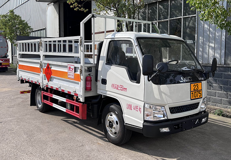 CLQ5041TQP6JX型氣瓶運(yùn)輸車圖片