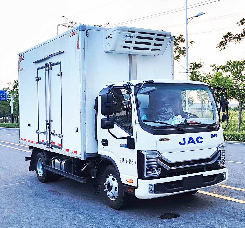 江淮牌HFC5041XLCPHEV2-2插電式混合動力冷藏車公告圖片