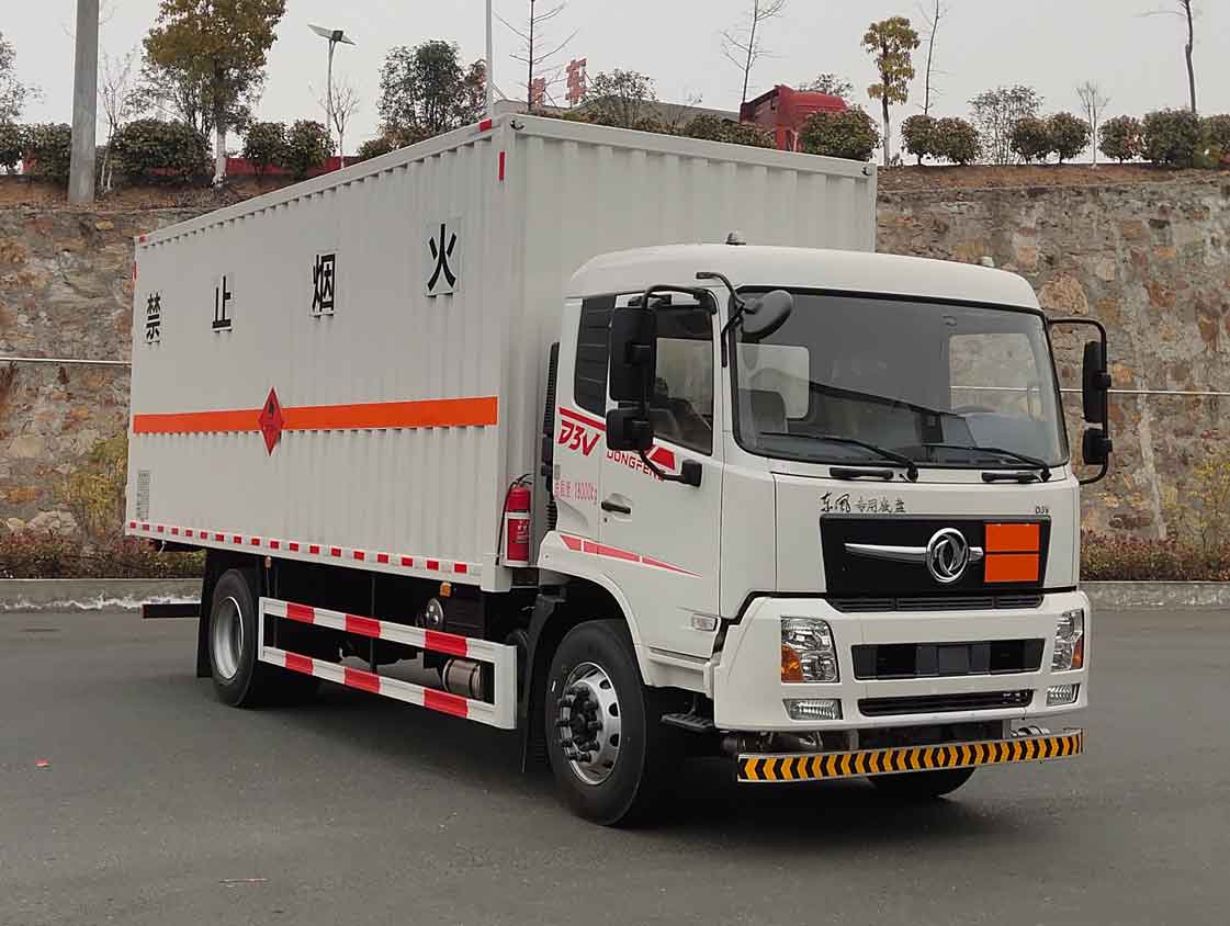 專致牌YZZ5183XRYDFV6易燃液體廂式運輸車公告圖片