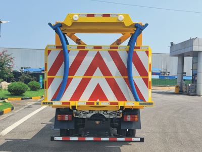 徐工牌XGS5045TFZJ6防撞緩沖車公告圖片