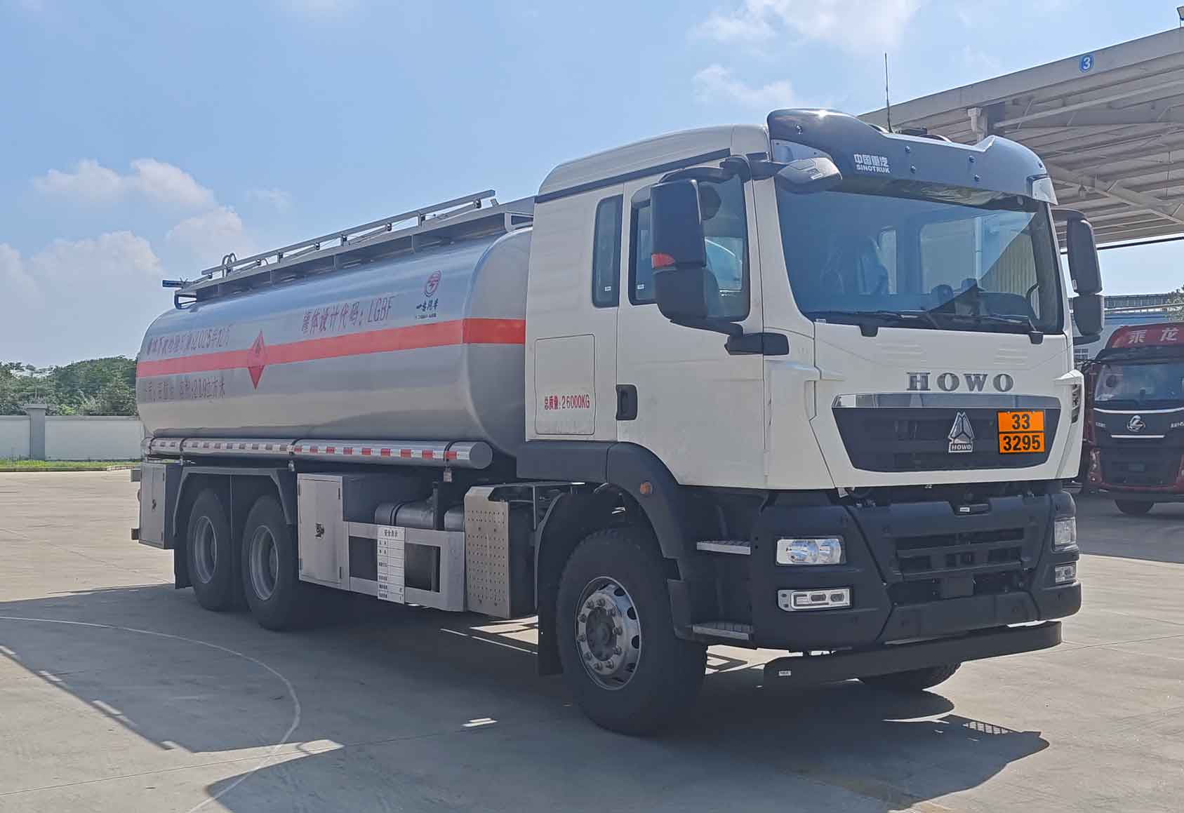 專致牌YZZ5261GRYZ6易燃液體罐式運(yùn)輸車