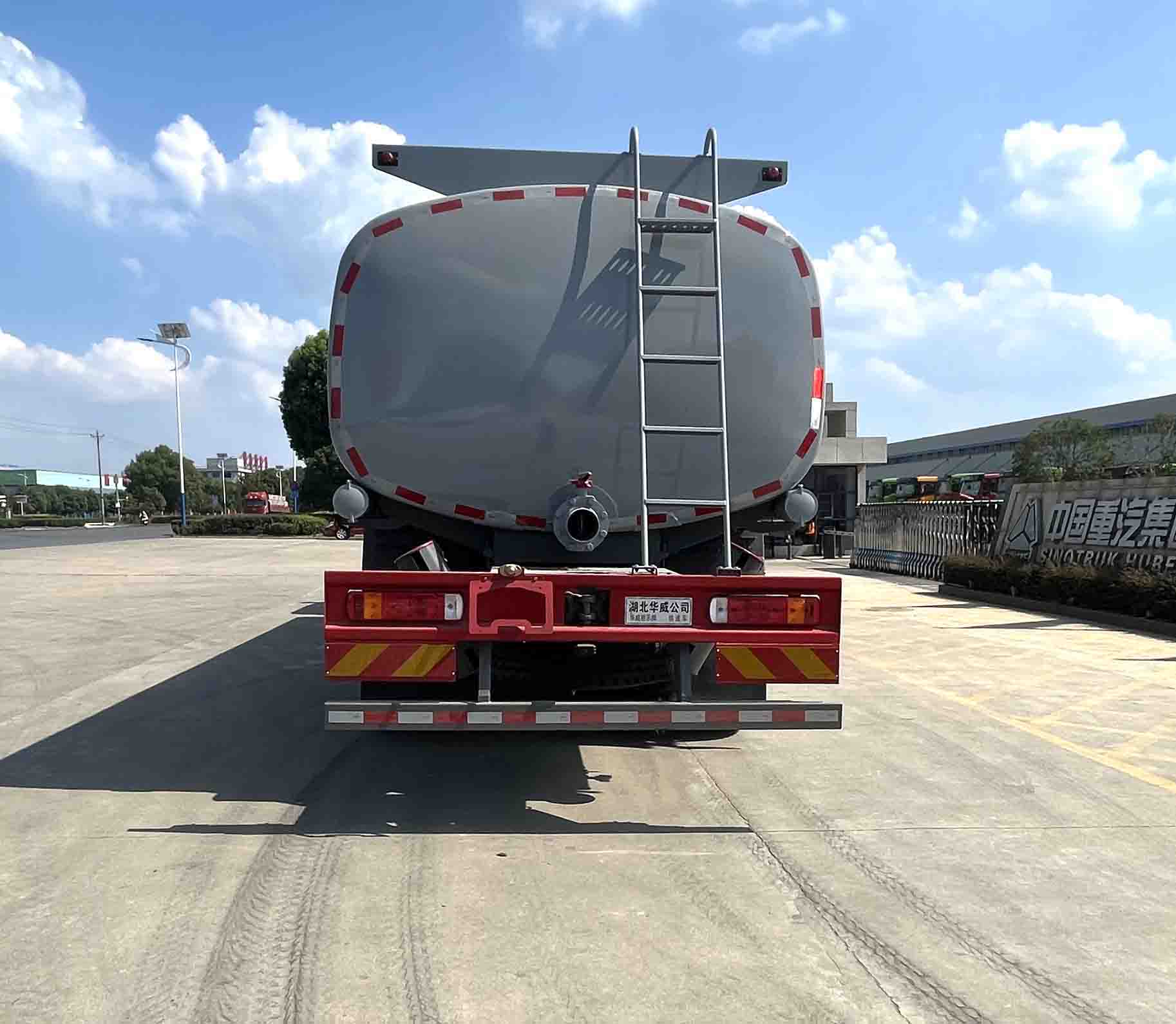 華威馳樂(lè)牌SGZ5316TGYZZ6T5供液車公告圖片