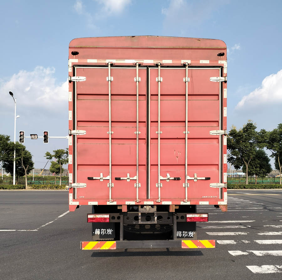 江淮牌HFC5181CCYP2K3A57S倉柵式運(yùn)輸車公告圖片