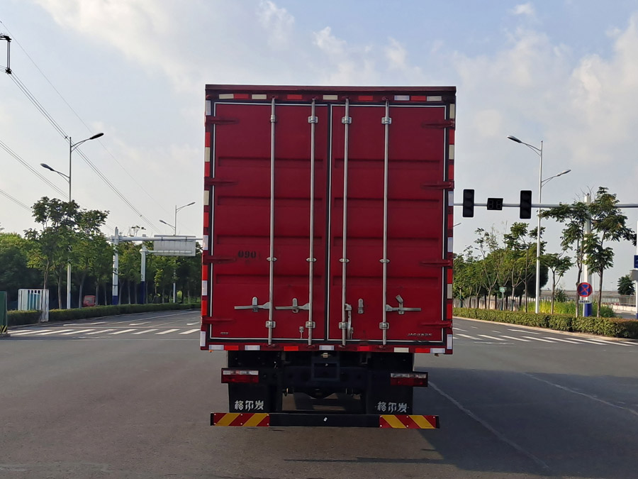 江淮牌HFC5181XXYP3K3A70S廂式運(yùn)輸車公告圖片