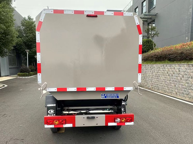 程力威牌CLW5030ZZZBHJ自裝卸式垃圾車公告圖片