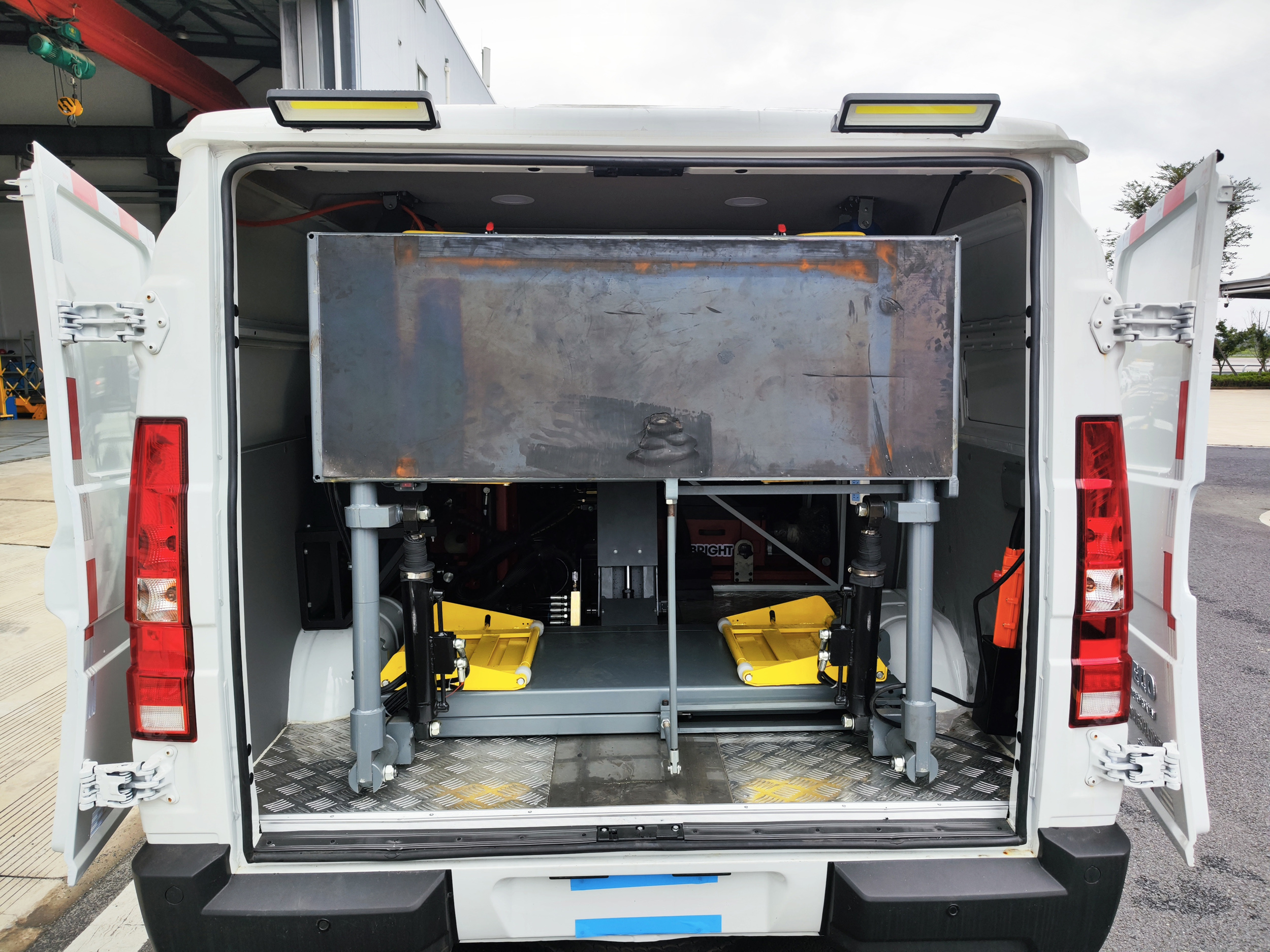 依維柯牌NJ5046XJXCA檢修車公告圖片