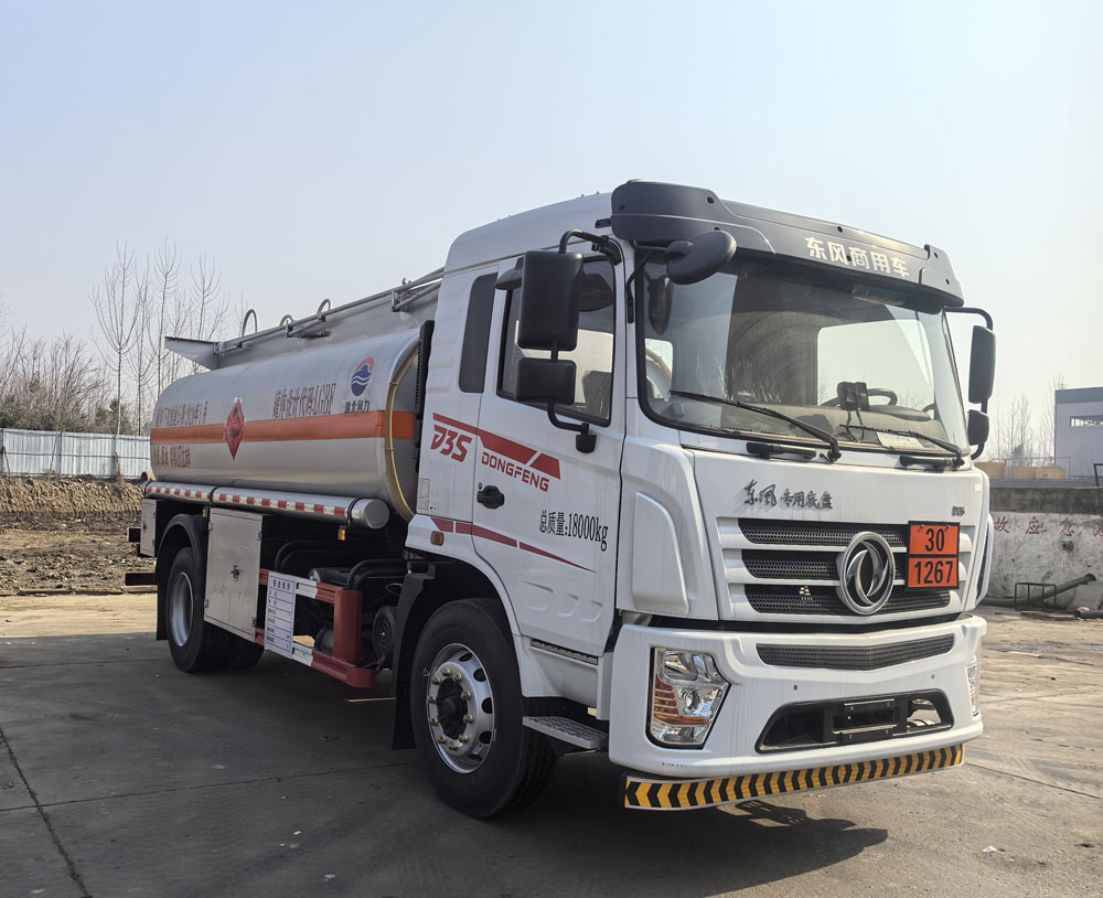 潤(rùn)知星牌SCS5182GRYDFV6易燃液體罐式運(yùn)輸車公告圖片