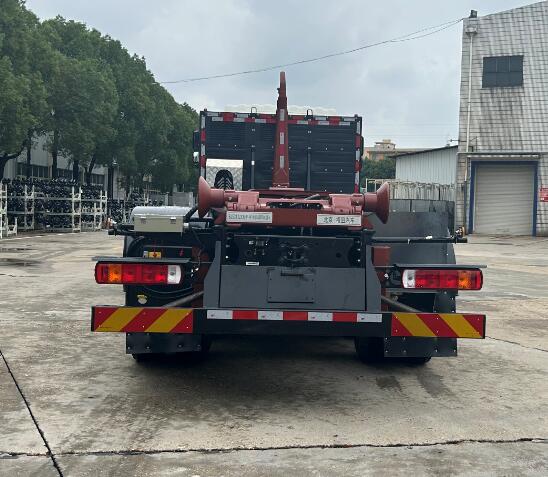 福田牌BJ5312ZXXEV-H1純電動車廂可卸式垃圾車公告圖片