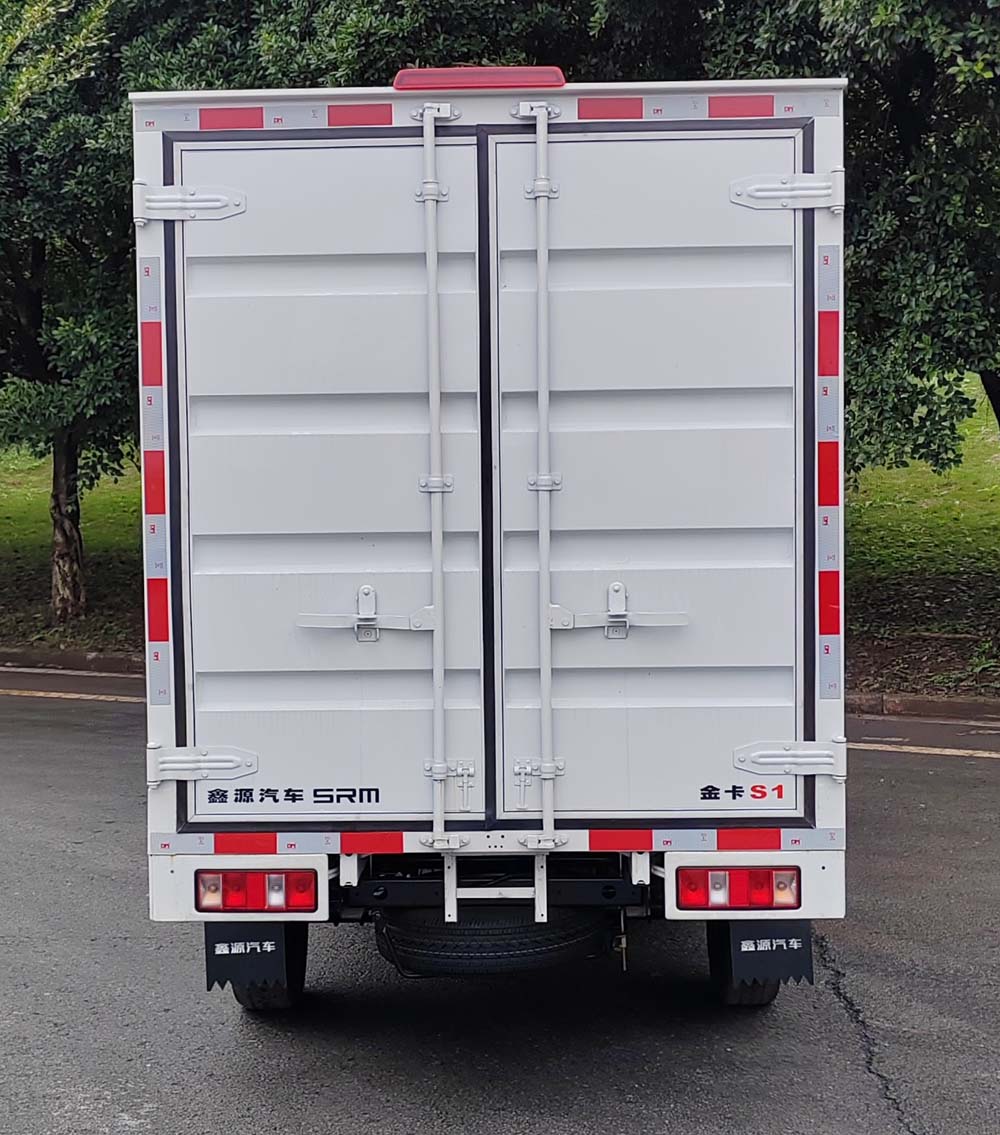 鑫源牌JKC5021XXYD6X1廂式運(yùn)輸車公告圖片