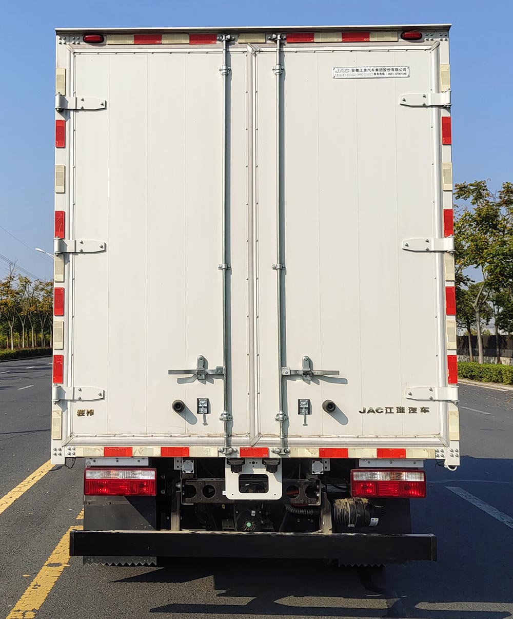 江淮牌HFC5042XXYPHEV4插電式混合動力廂式運輸車公告圖片