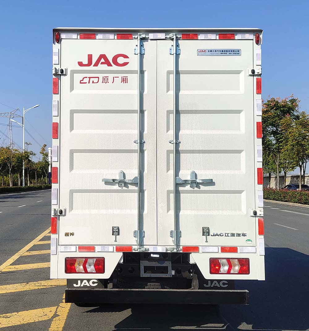 江淮牌HFC5041XXYP33K5B4S廂式運(yùn)輸車(chē)公告圖片