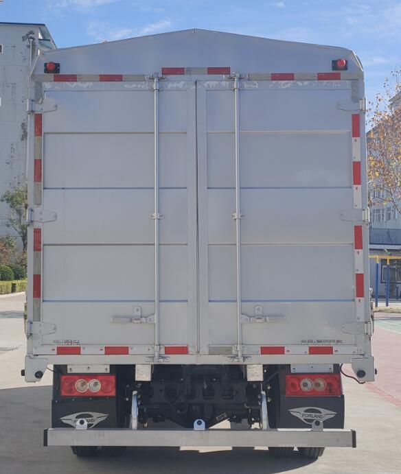 福田牌BJ5044CCY8JBA-56倉柵式運(yùn)輸車公告圖片