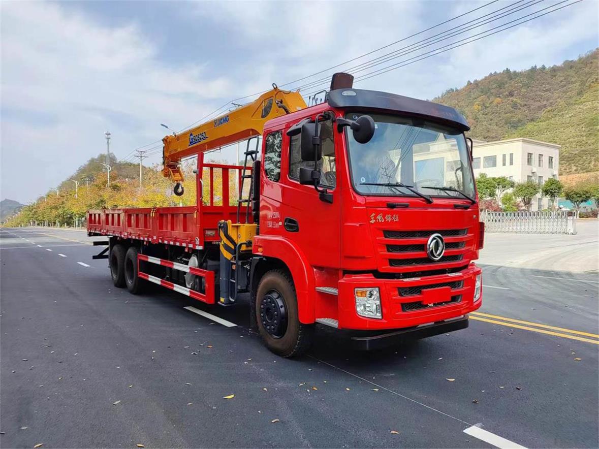 ZZX5258JSQEQ6型隨車起重運輸車圖片