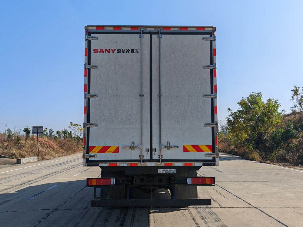 三一牌SYM5181XLC1PHEV插電式混合動力冷藏車公告圖片