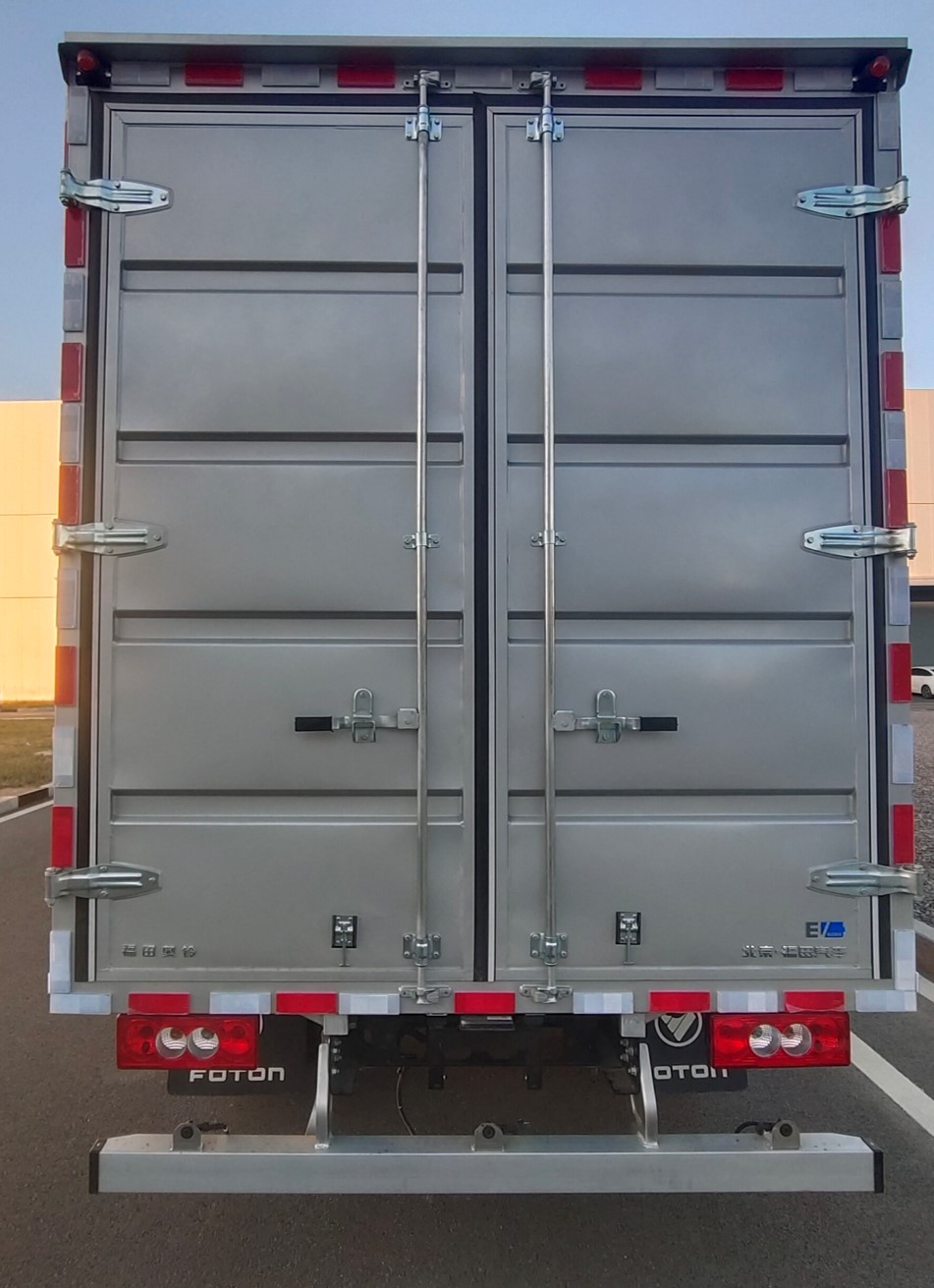 福田牌BJ5040XXYEVZ2純電動(dòng)廂式運(yùn)輸車公告圖片