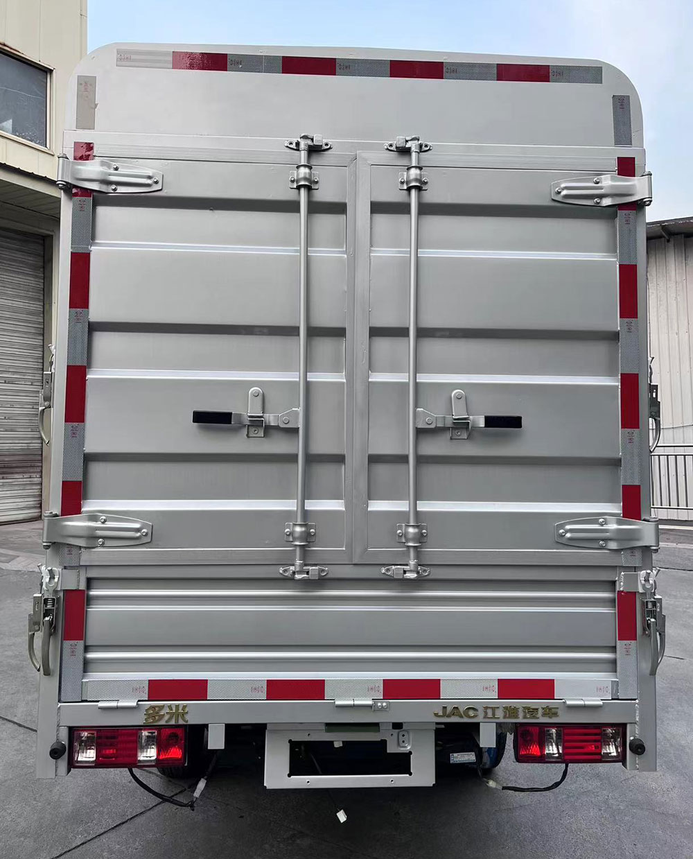 江淮牌HFC5022CCYPK5E2B7S倉柵式運(yùn)輸車公告圖片