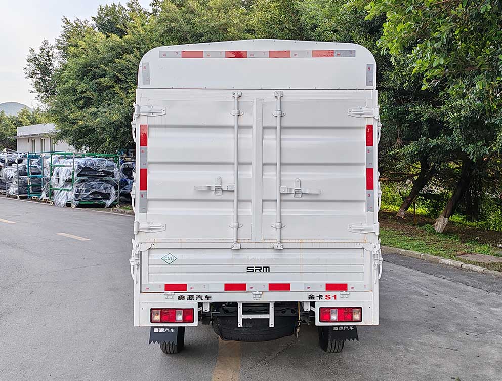 鑫源牌JKC5031CCYS6X1CNG倉柵式運(yùn)輸車公告圖片