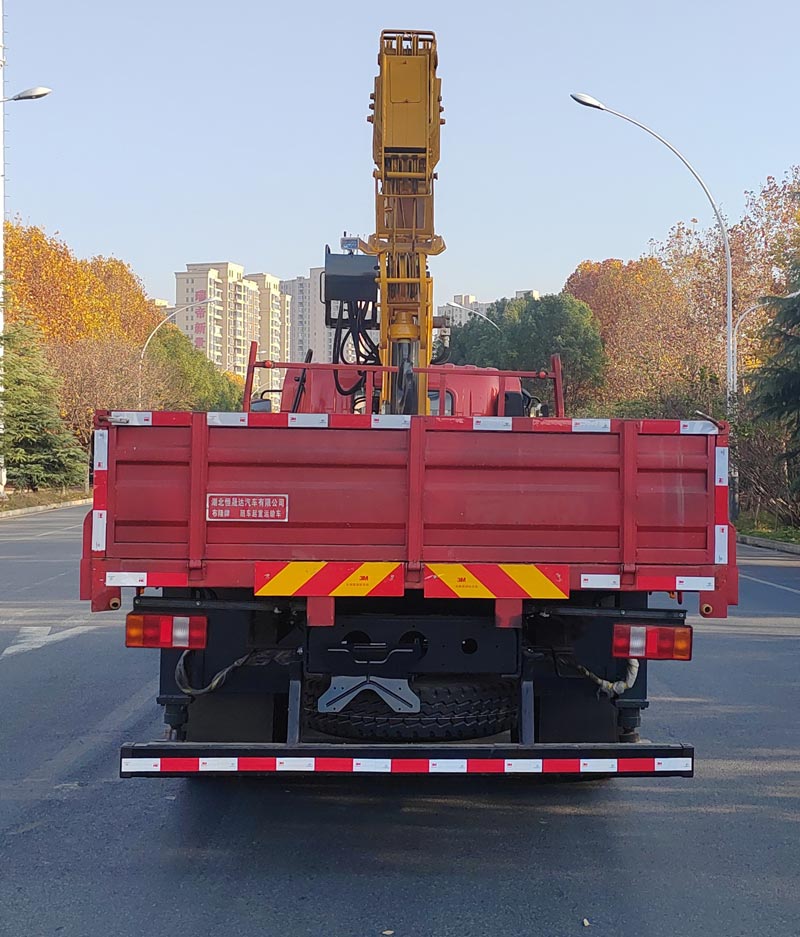 布隆牌LLL5160JSQZ6隨車起重運輸車公告圖片