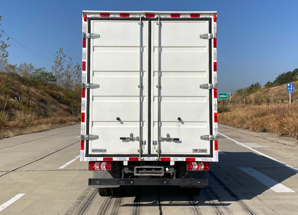 宇通牌ZKH5045XXYBEV6B純電動廂式運輸車公告圖片