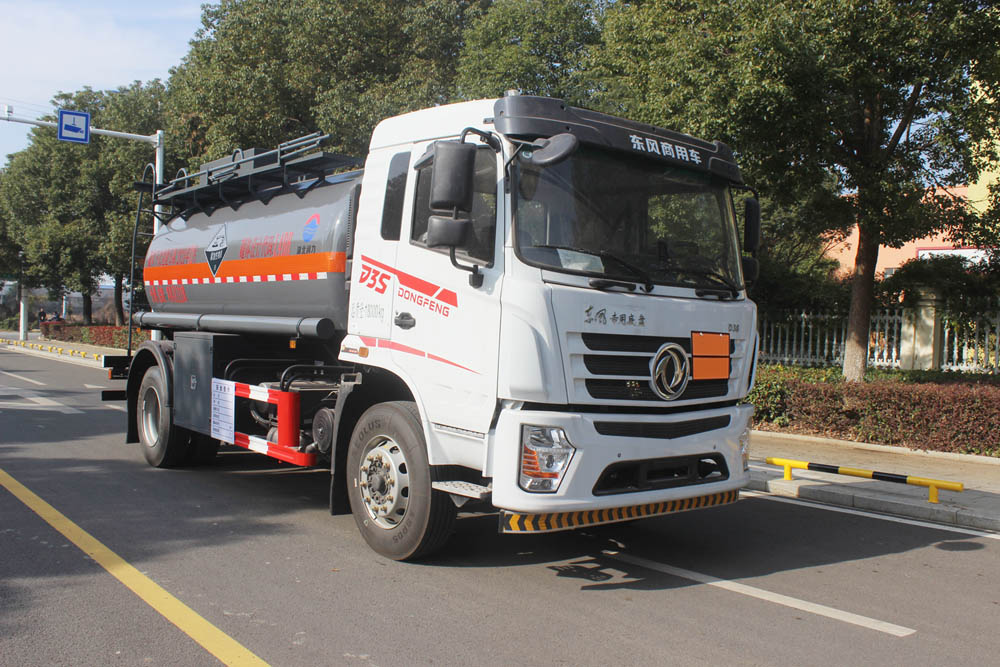 潤知星牌SCS5180GFWDFV6腐蝕性物品罐式運輸車公告圖片