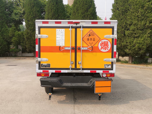 新飛牌XFC5036XQY6J爆破器材運(yùn)輸車公告圖片