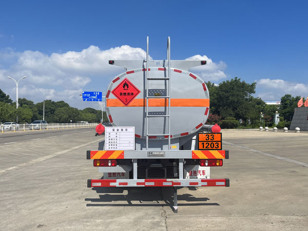 楚勝牌CSC5180GJY6DC加油車公告圖片