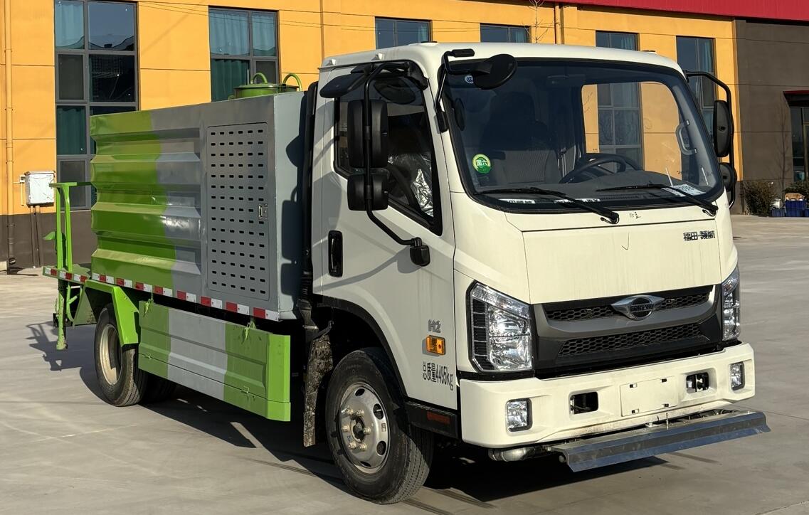 SGW5041TYHBJ6型路面養(yǎng)護車圖片