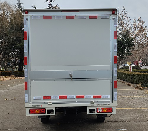 福田牌BJ5020XYK2AV6-73翼開啟廂式車公告圖片