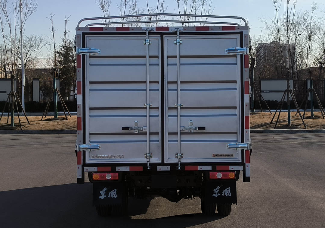 東風(fēng)牌DFA5030CCYDBEV1純電動(dòng)倉柵式運(yùn)輸車公告圖片