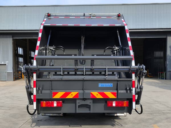 程力威牌CLW5183ZYSBHJ壓縮式垃圾車公告圖片