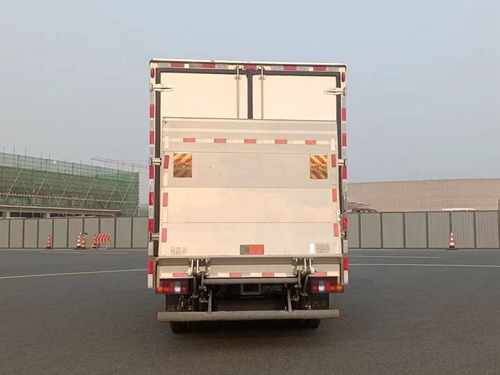 豪曼牌ZZ5048XLCG17ZBEVB純電動冷藏車公告圖片