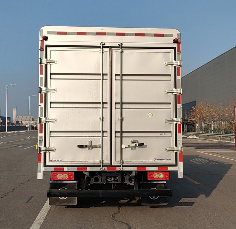 福田牌BJ5045CCY9JCA-AB1倉柵式運輸車公告圖片