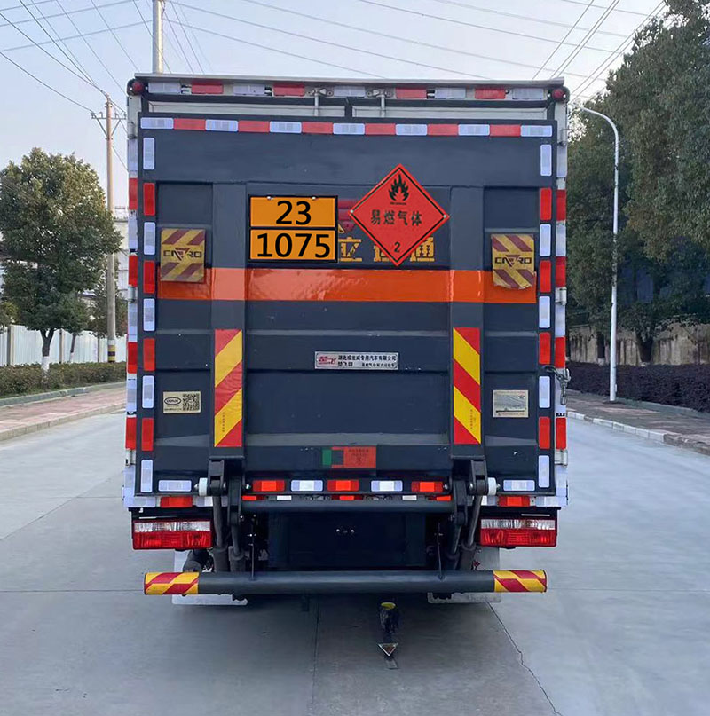 楚飛牌CLQ5045XRQ6E易燃?xì)怏w廂式運(yùn)輸車公告圖片