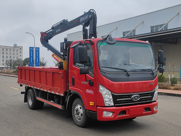 南駿牌NJP5040TYH綠化綜合養(yǎng)護(hù)車