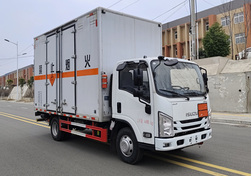 匯力威牌VVV5040XQYJXW6爆破器材運輸車公告圖片