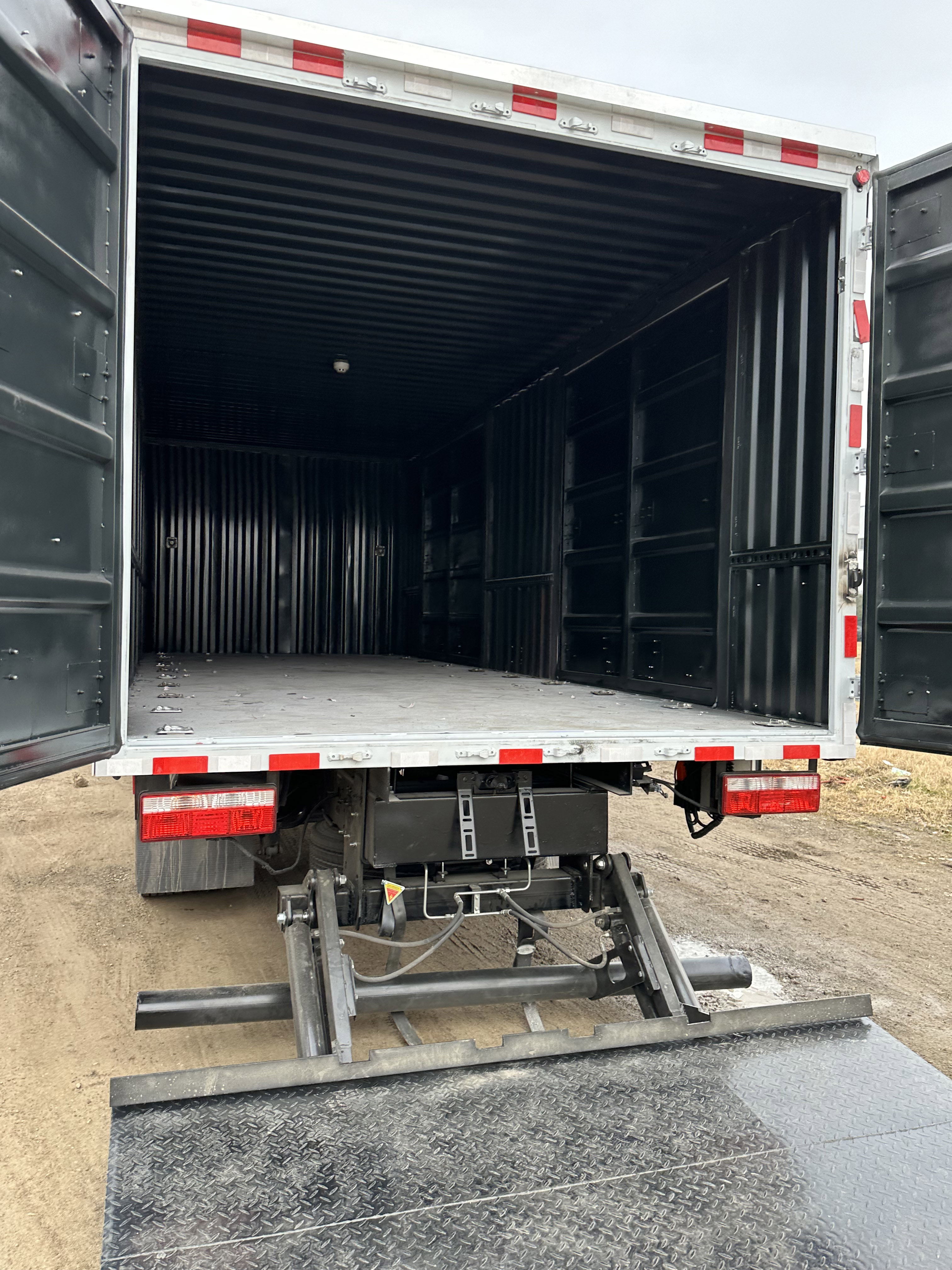 元爽牌SFZ5180XFWE6腐蝕性物品廂式運輸車公告圖片