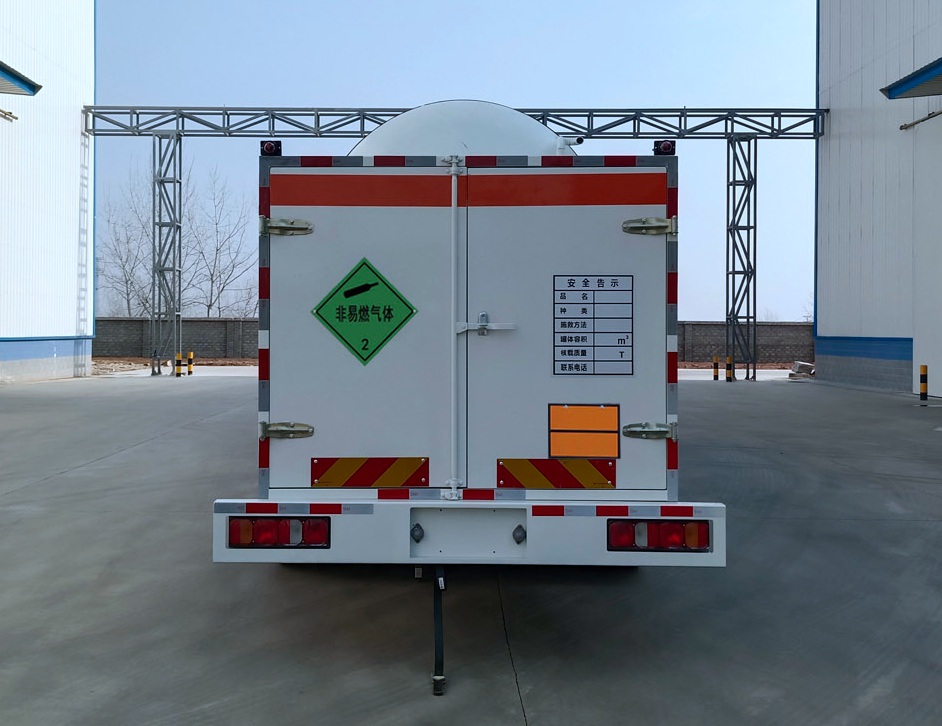 齊星牌QXC5326GYUZ6二氧化碳運(yùn)輸車公告圖片