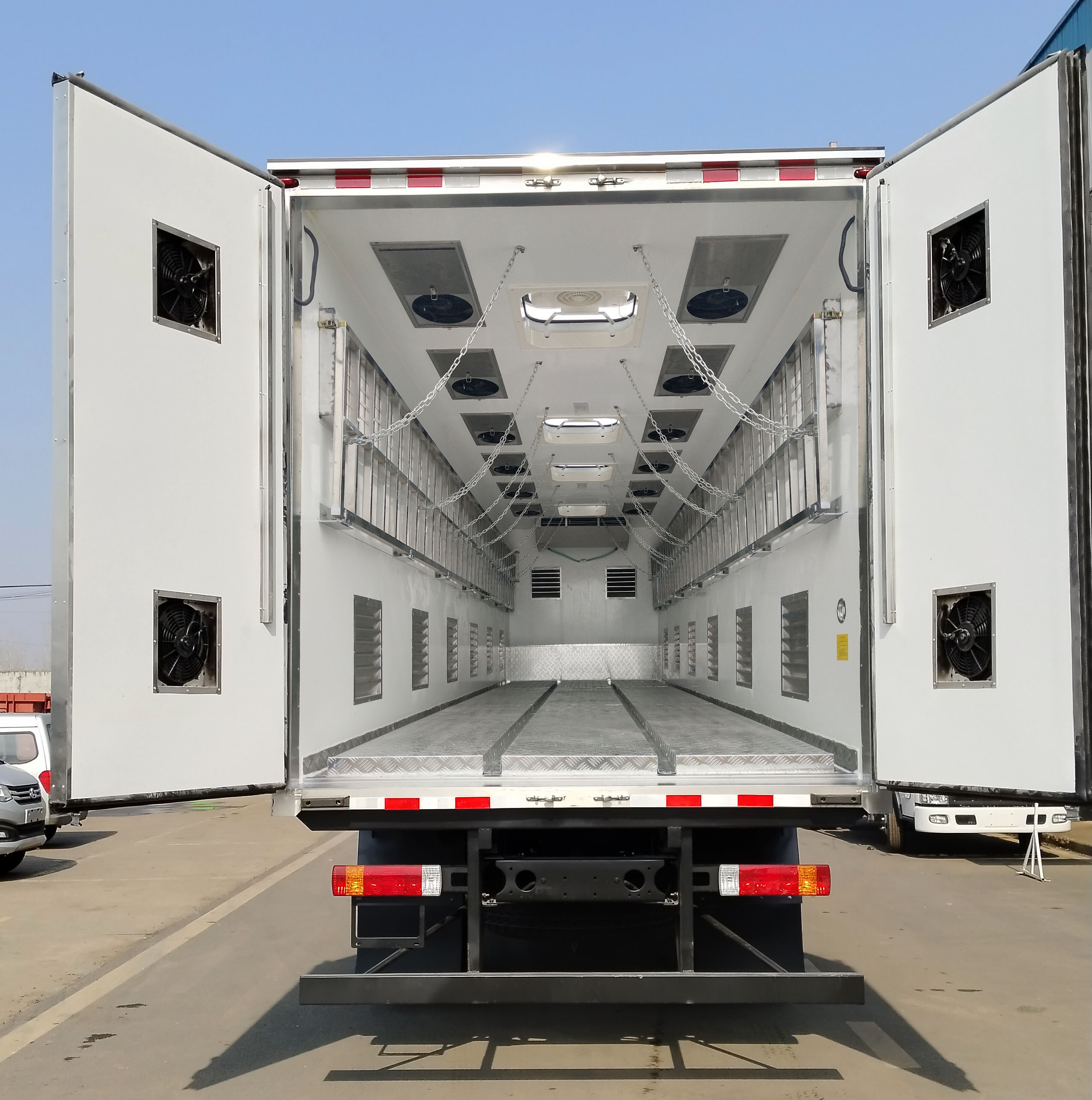 程力威牌CLW5180XCQBTX雛禽運輸車公告圖片