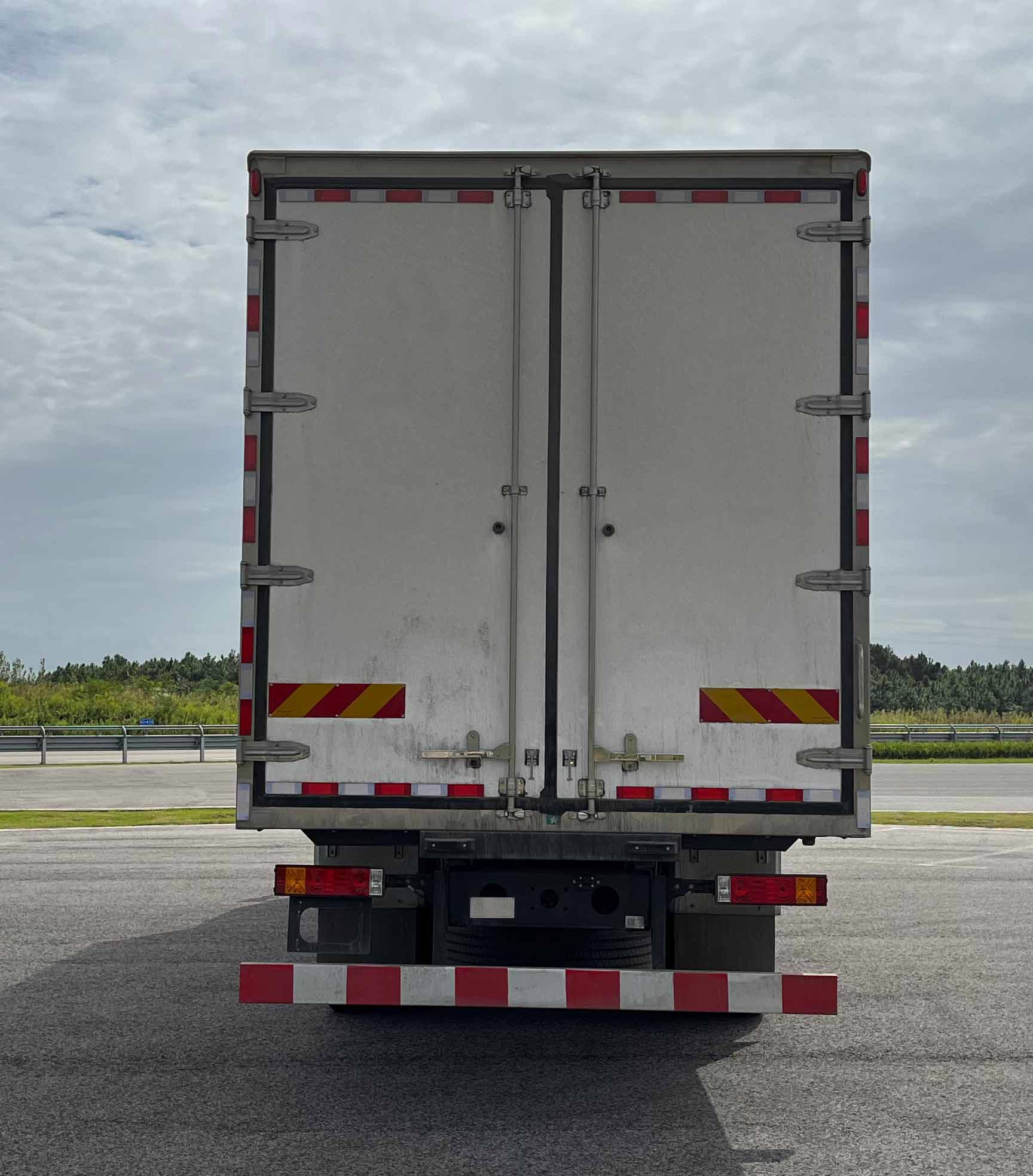 陜汽牌SX5269XLCRB569冷藏車公告圖片