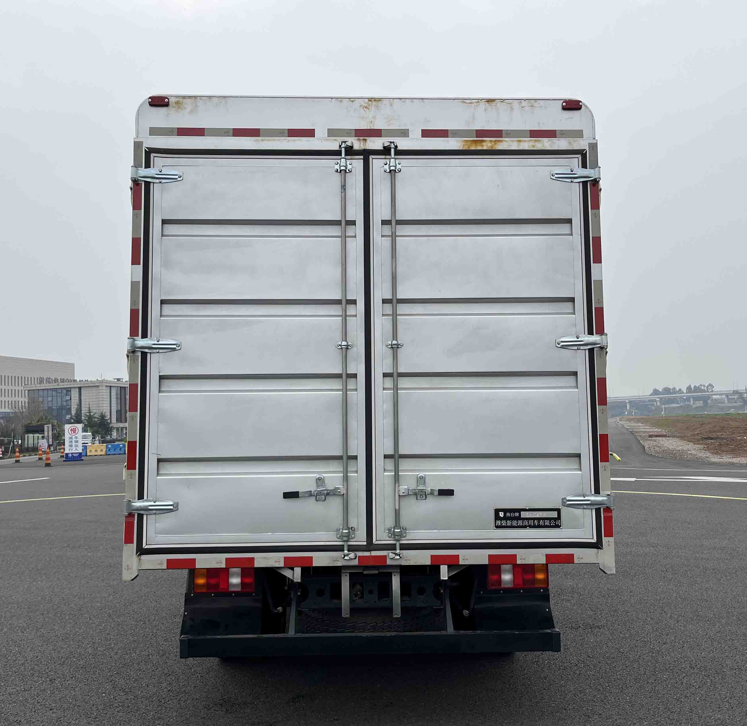 燕臺牌YTQ5081CCYKJ336倉柵式運輸車公告圖片