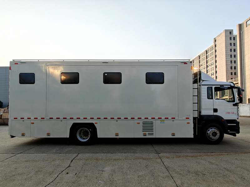 星通牌XTP5166TSYZZ6宿營(yíng)車公告圖片